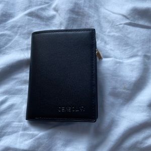 mens roomy wallet